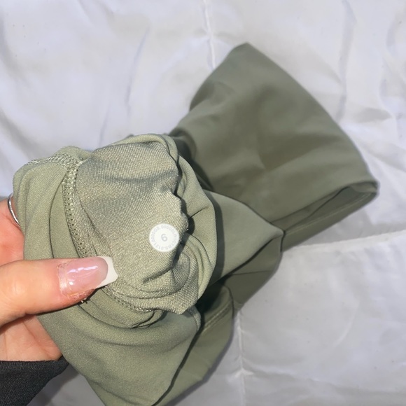 light army green Lululemon leggings - Picture 3 of 3